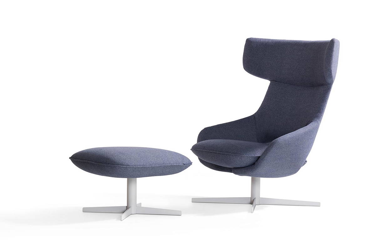 Kalm lounge armchair by Artifort Kalm lounge armchair by Artifort