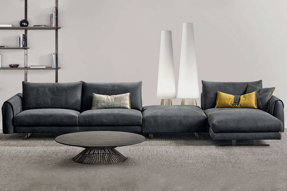 Karl sectional sofa with chaise in composition with Gabbia coffee table