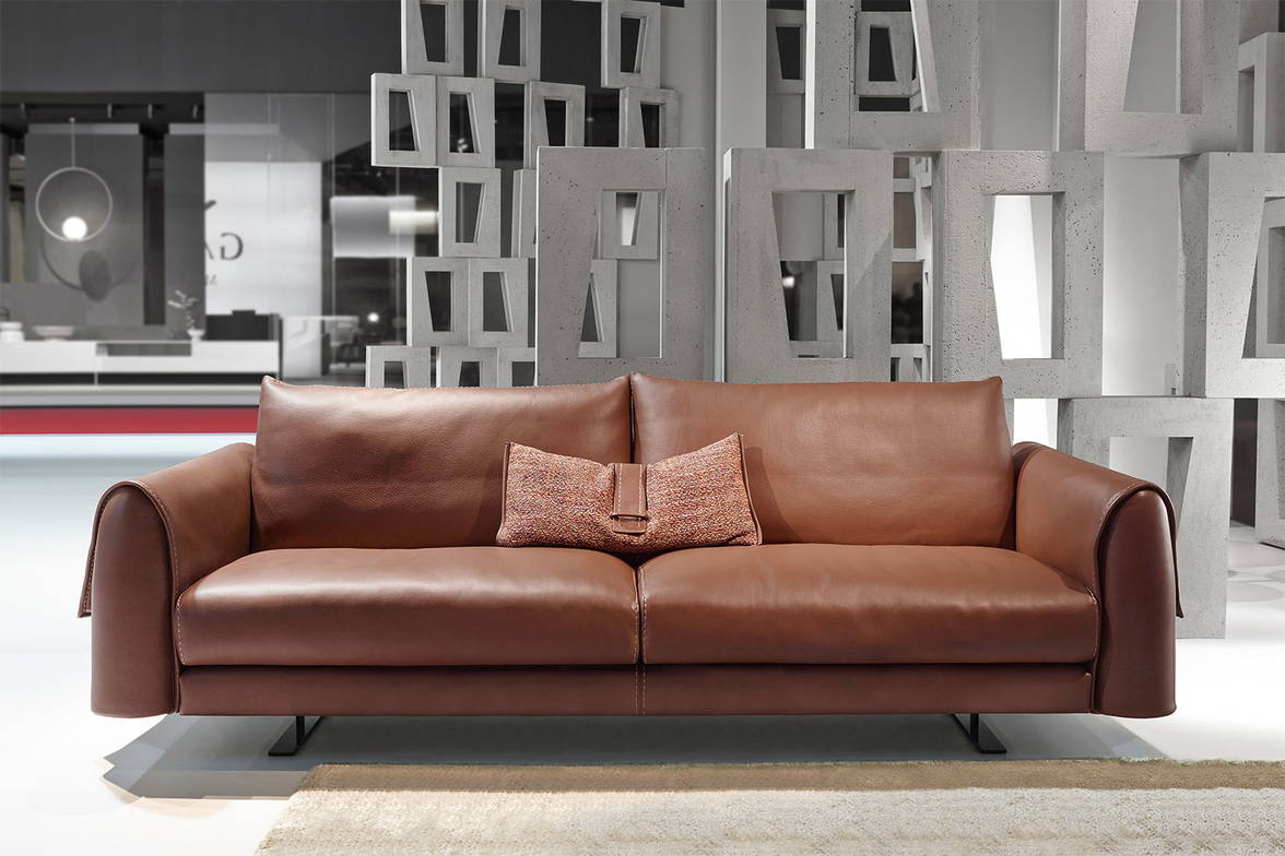 Karl sofa by Gamma front view Karl sofa by Gamma front view