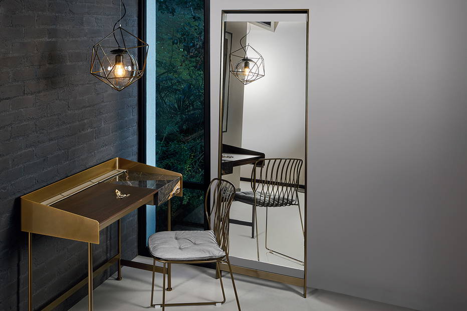 King mirror in a modern bedroom