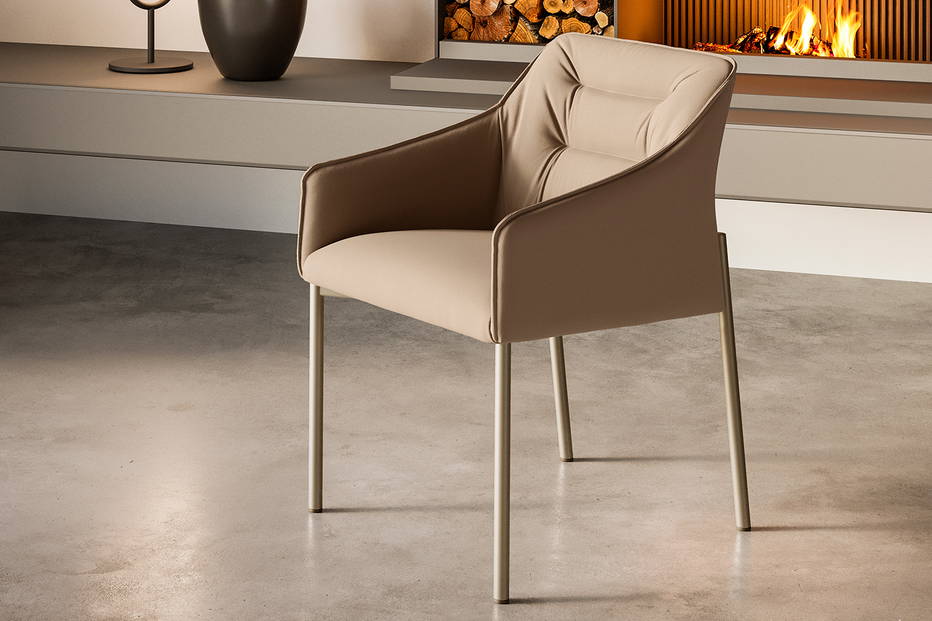 Kira dining chair designed by Antoy Filips for eforma