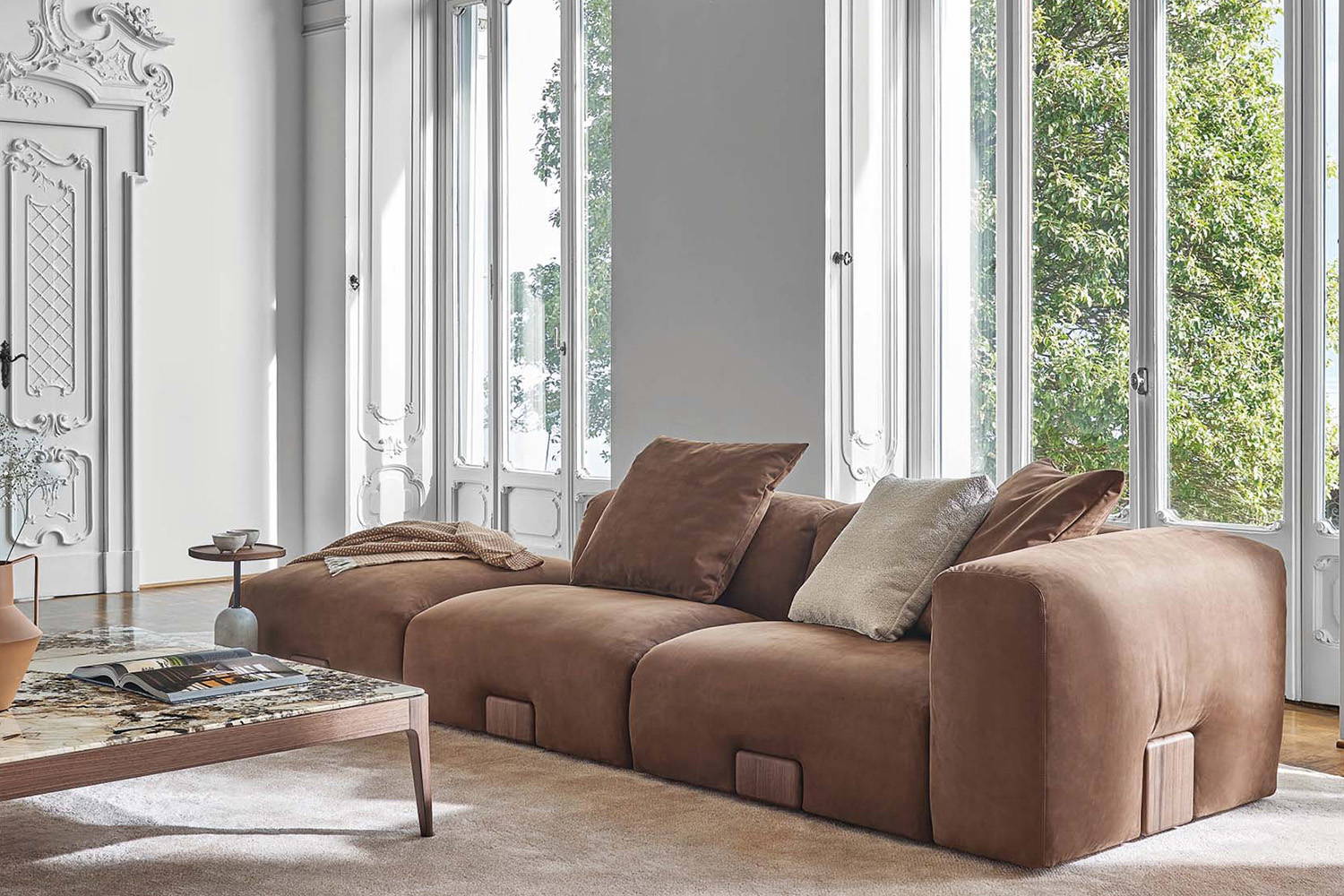 Koji Sofa with Peninsula by Porada | room service 360°