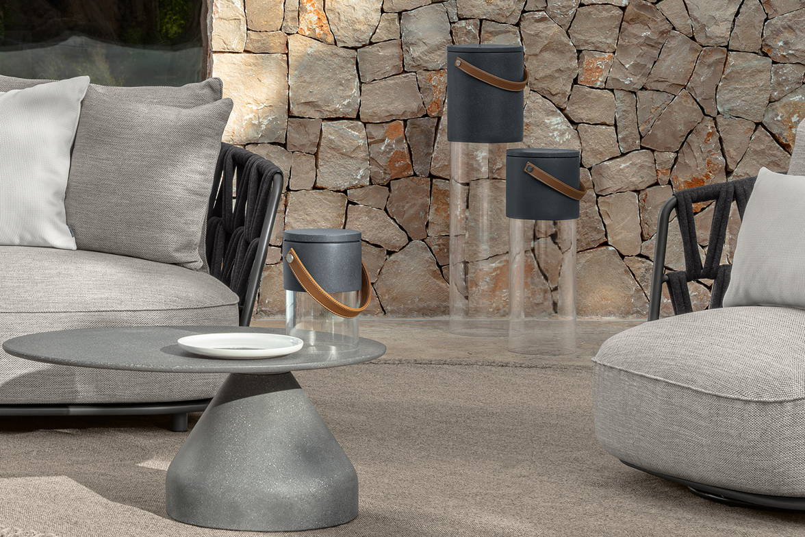 Kuka outdoor lamps are available in three sizes Kuka outdoor lamps are available in three sizes