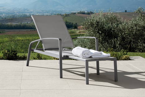 Lady chaise lounges by Talenti