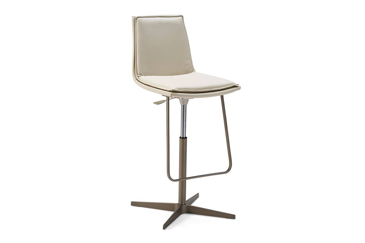 Lara adjustable bar stool designed by eforma Lara adjustable bar stool designed by eforma