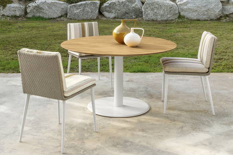 Leaf bistro table by Talenti