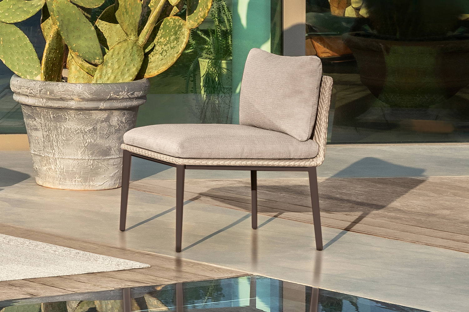 Leaf Lounge Chair