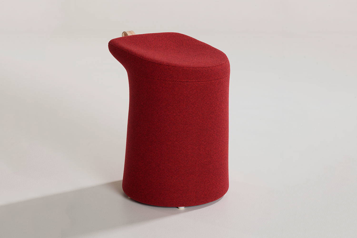Lilla 2.0 footstool by Artifort