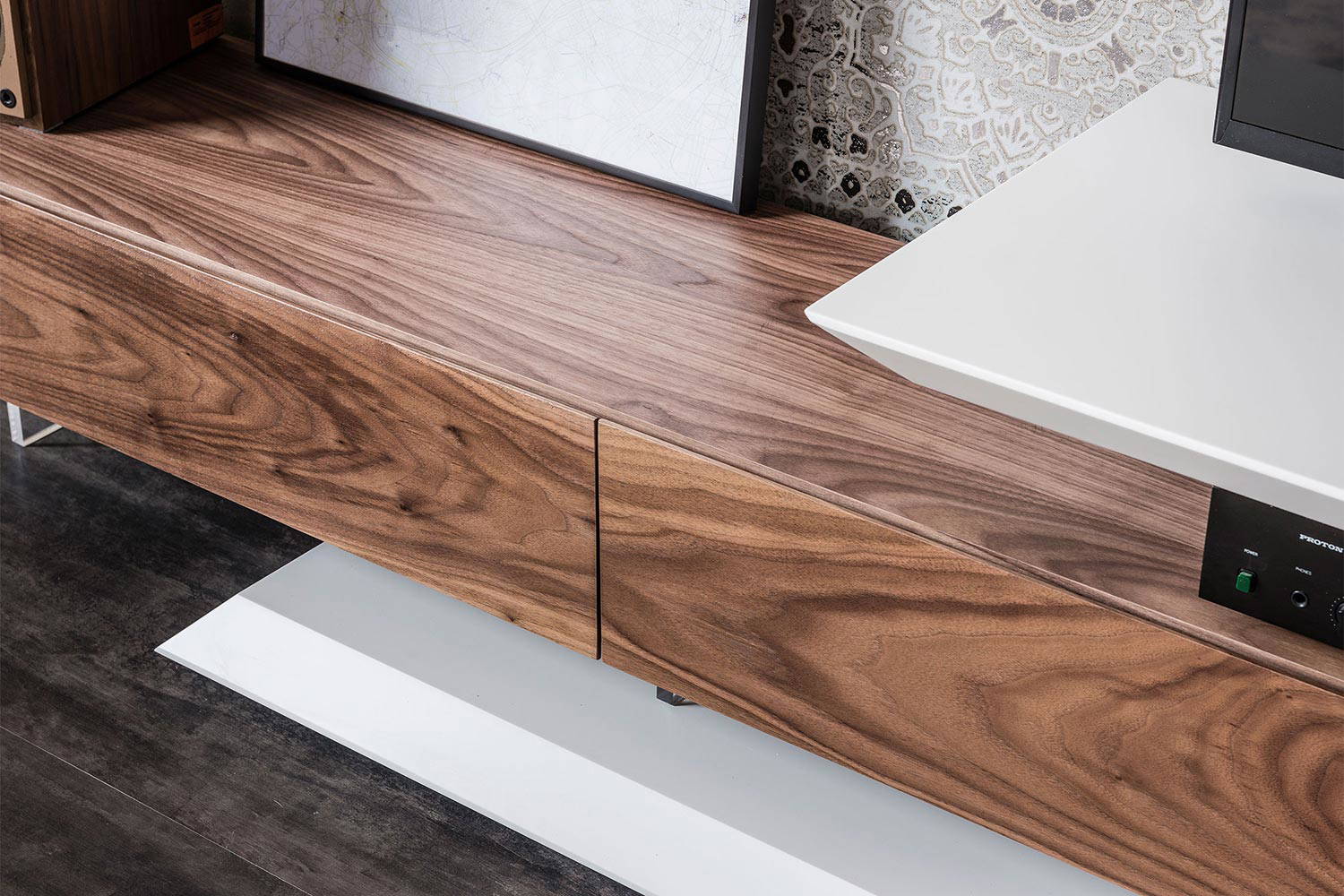 Link TV Stand by Cattelan Italia | room service 360°