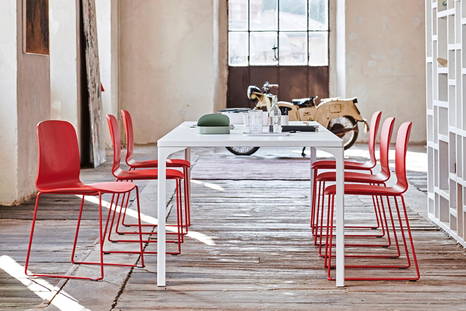 Liu wood dining chair by Midj (T: sled base)