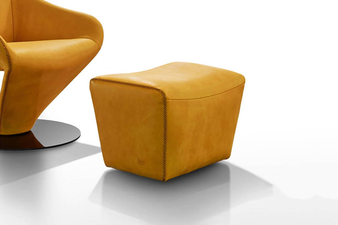 Lobster footstool by Gamma Lobster footstool by Gamma