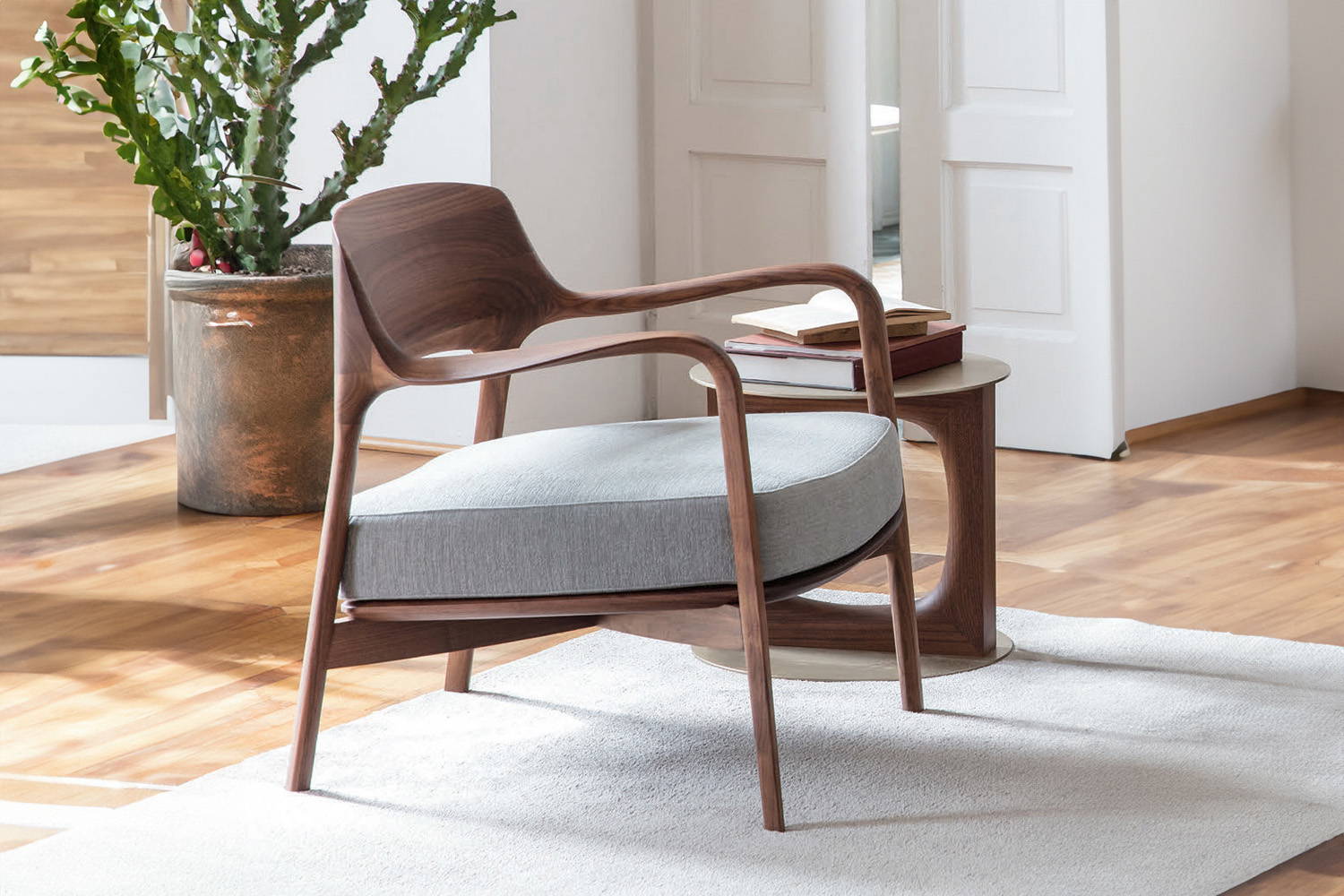 Louis armchair by Porada