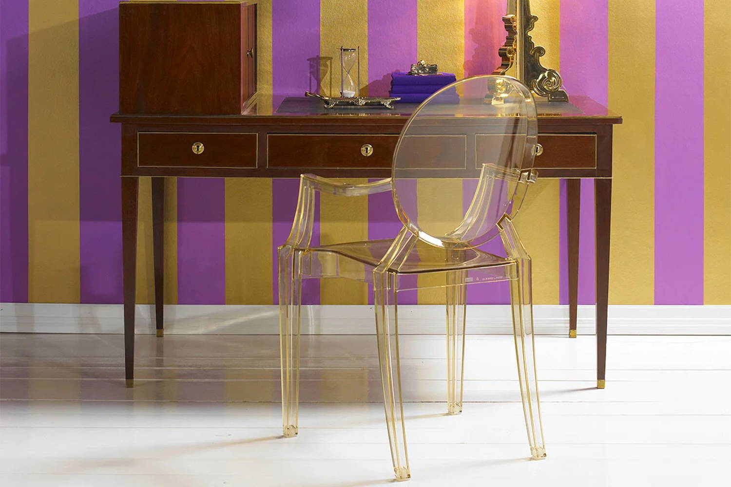 Louis Ghost Dining Chair (Set of 2) by Kartell | room service 360°