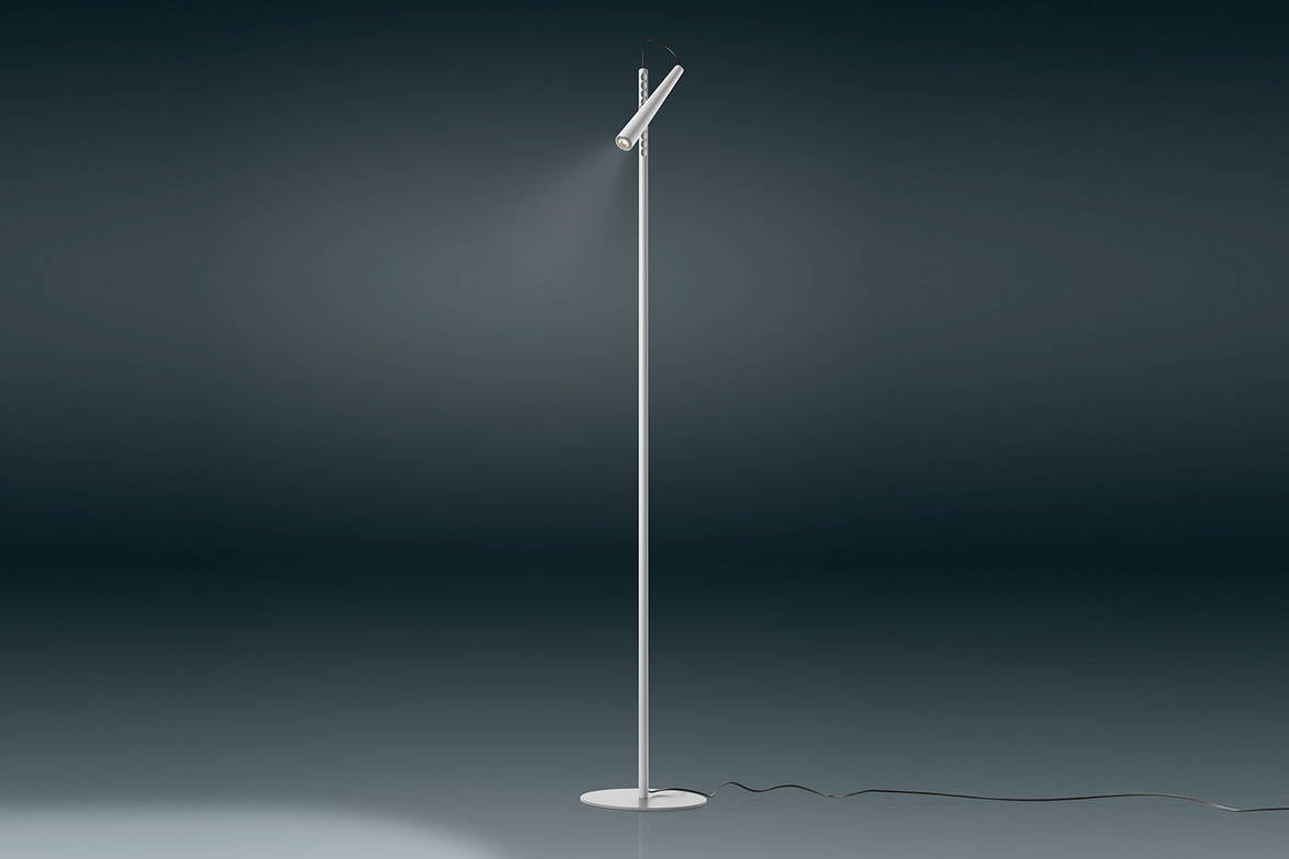 Magneto floor lamp in white color Magneto floor lamp in white color