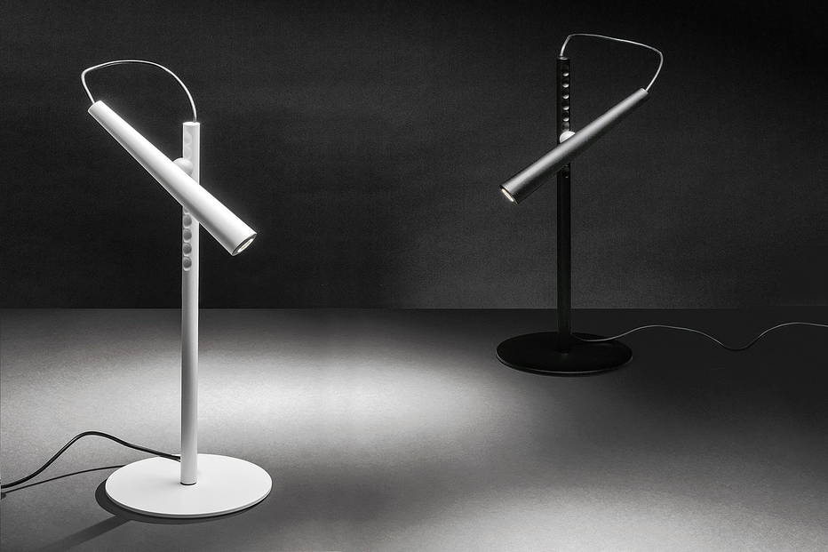 Magneto table lamp in black and white colors