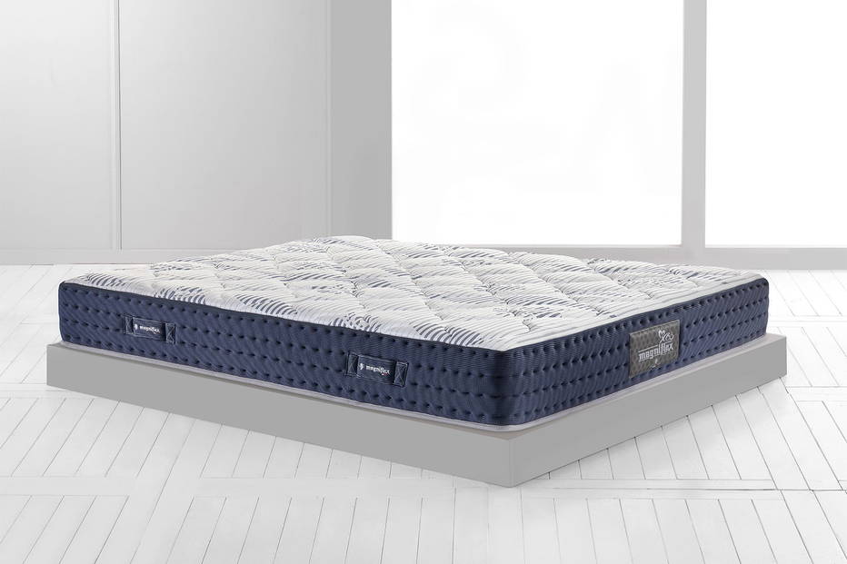 Magnicool Firm 10 mattress by Magniflex