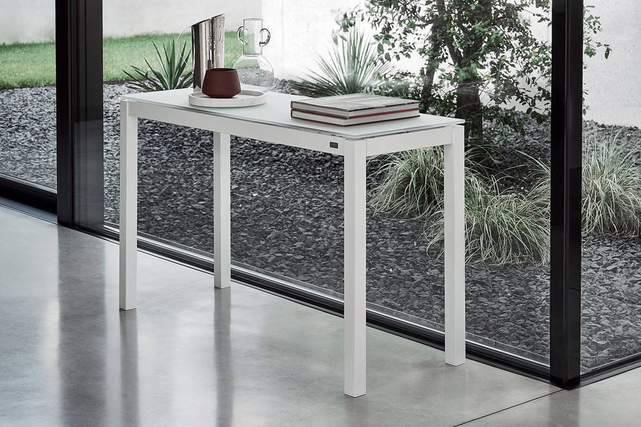 Mago Extension Console Table