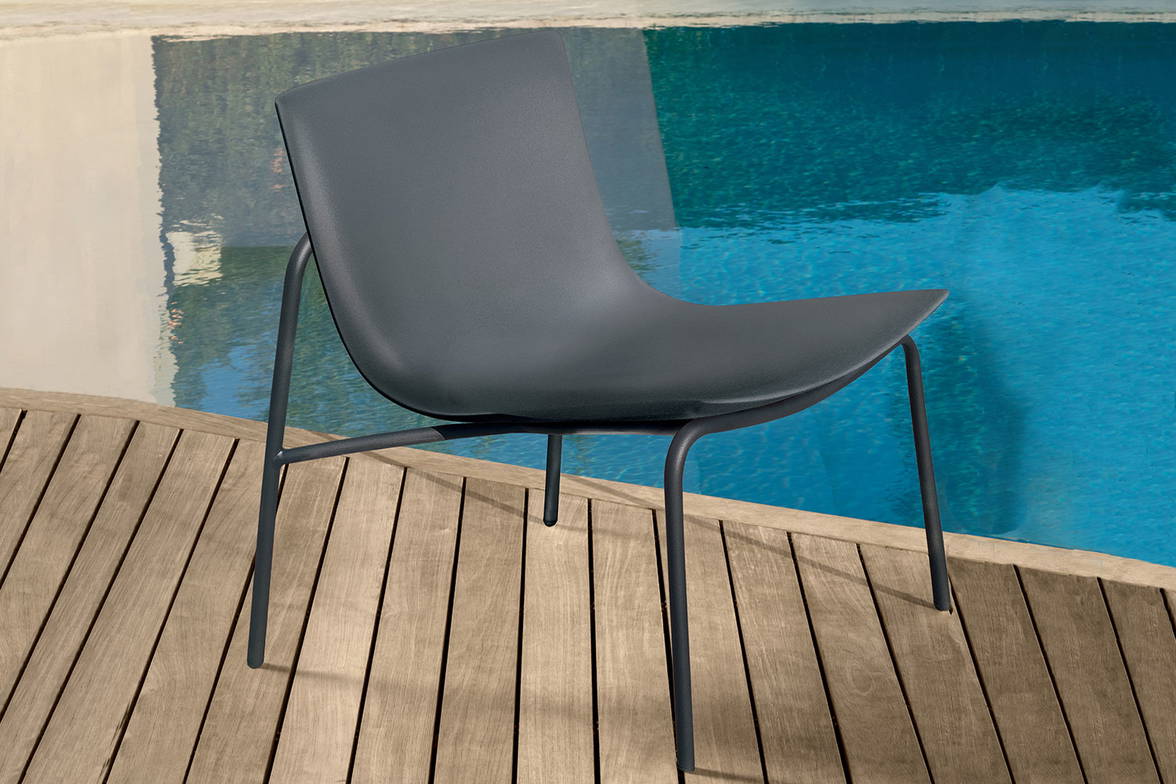 Male lounge chair is easily customized Male lounge chair is easily customized