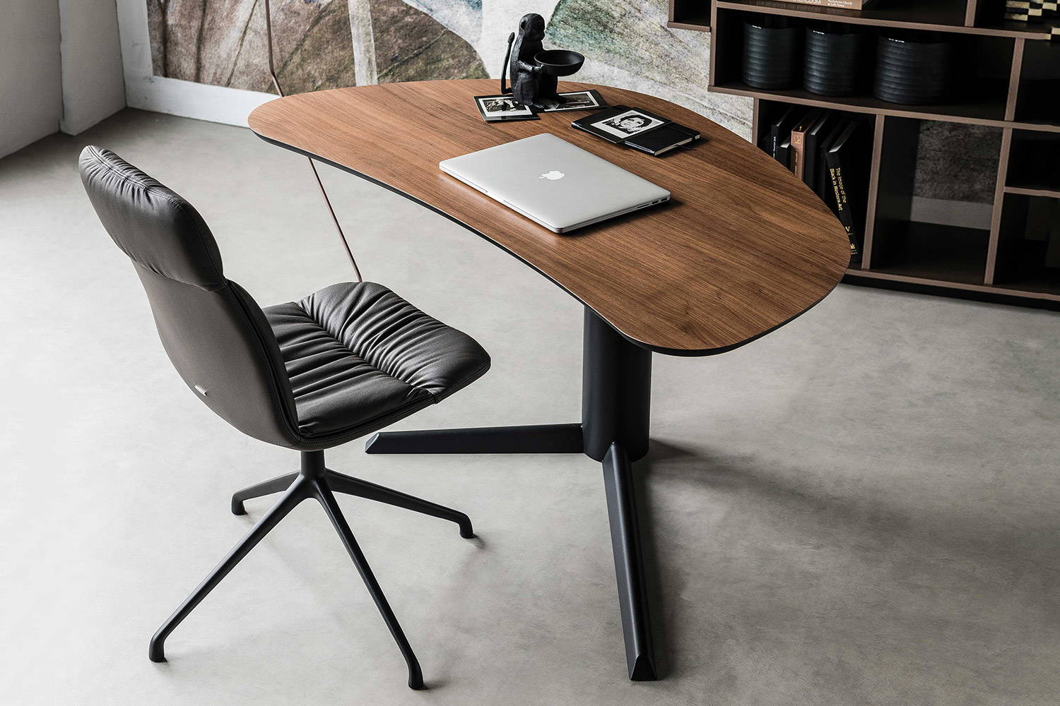 Malibu office desk by Cattelan Italia