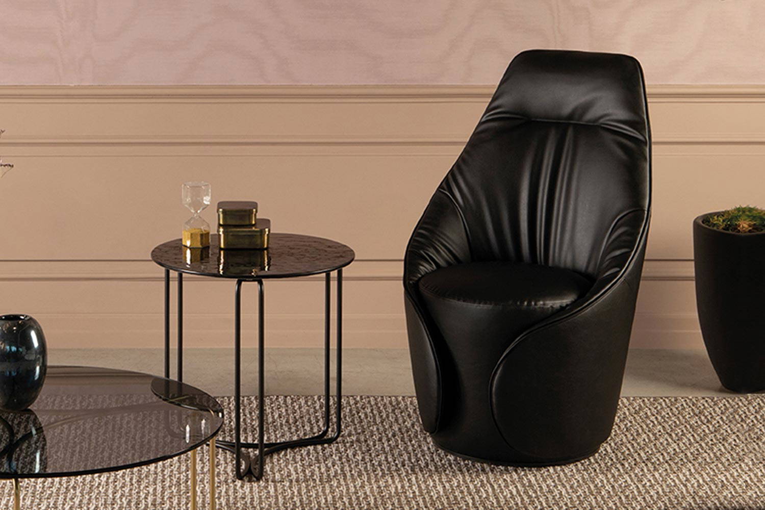 Mama single-tone armchair by Tonin Casa