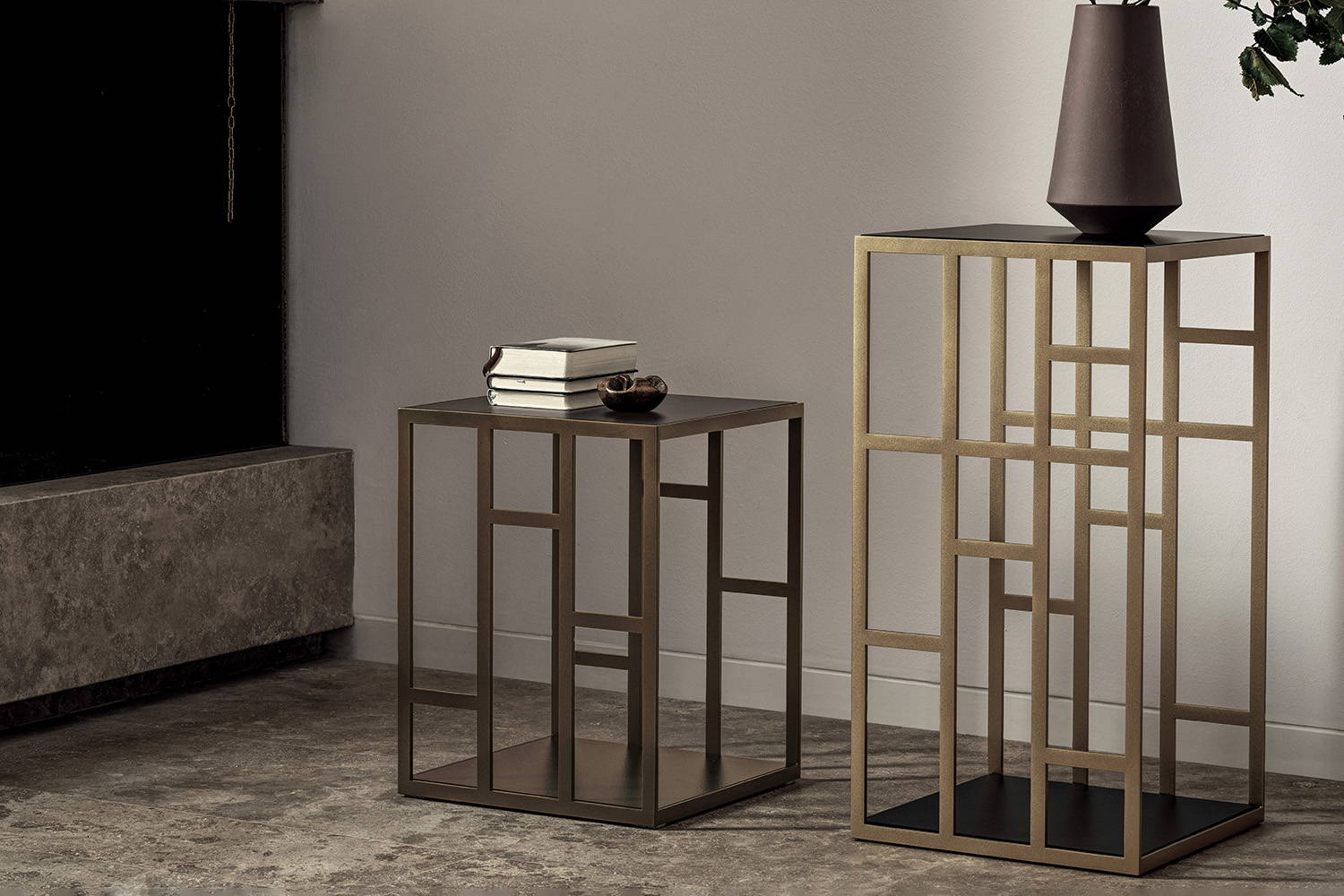 Manhattan end table designed by Daniele Molteni for Bontempi Casa