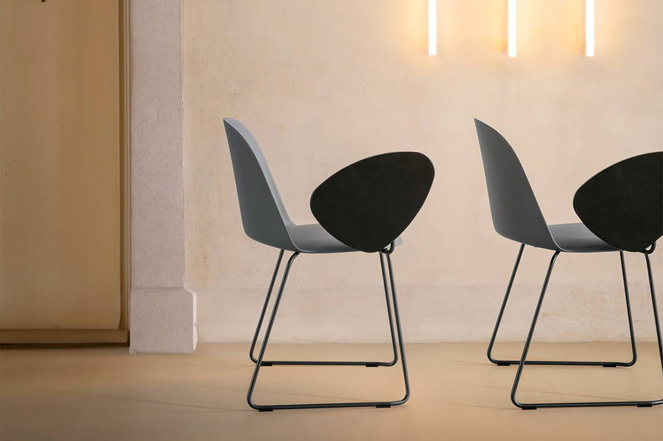 Mariolina Sled Conference Chair designed by E-ggs Studio