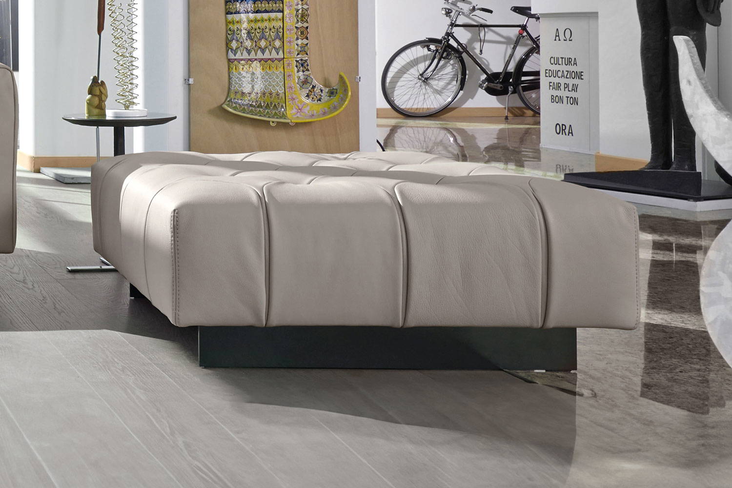 Marlon Ottoman