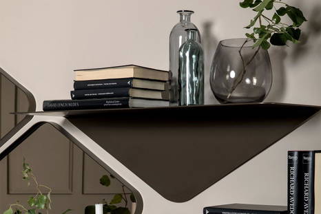Matrix shelf close-up