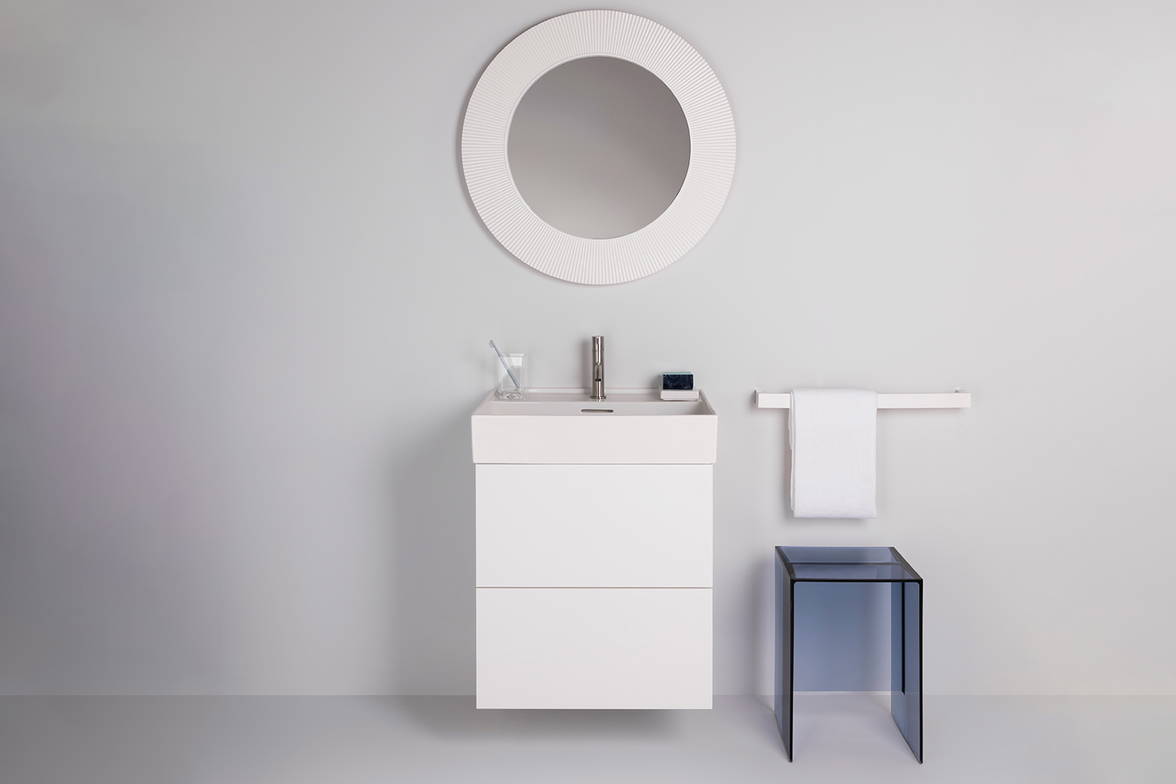 Max-Beam end table with the All Saints mirror bathroom setting Max-Beam end table with the All Saints mirror bathroom setting