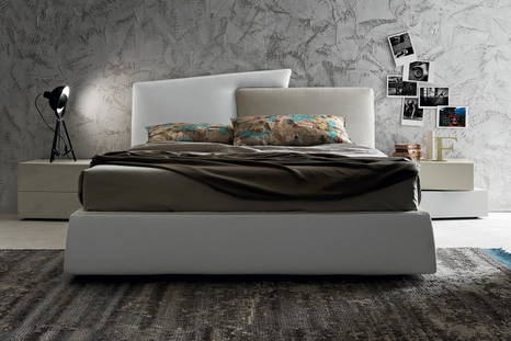 Meeting Up bed in dual-tone finish front view