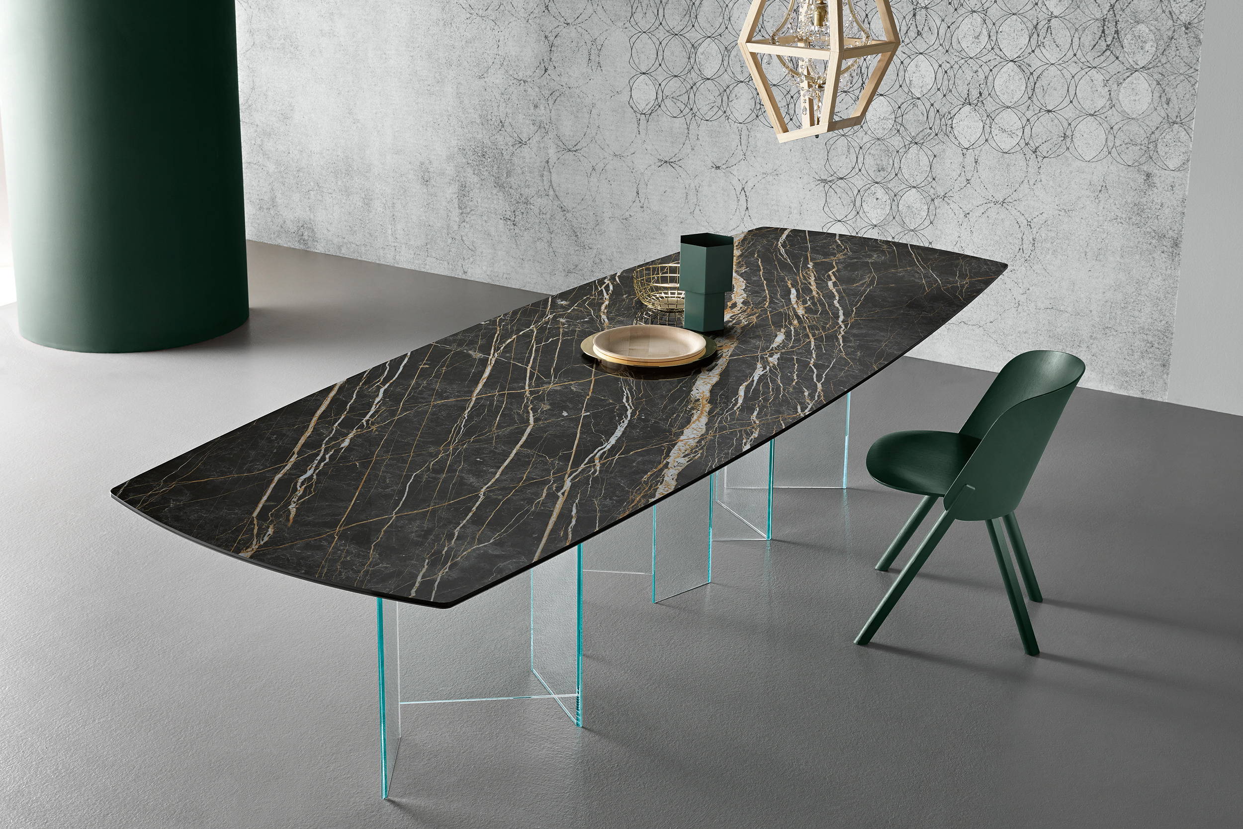 Metropolis ceramic dining table with Noir Desir ceramic top