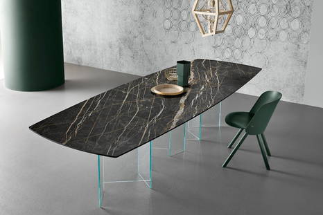 Metropolis ceramic dining table with Noir Desir ceramic top