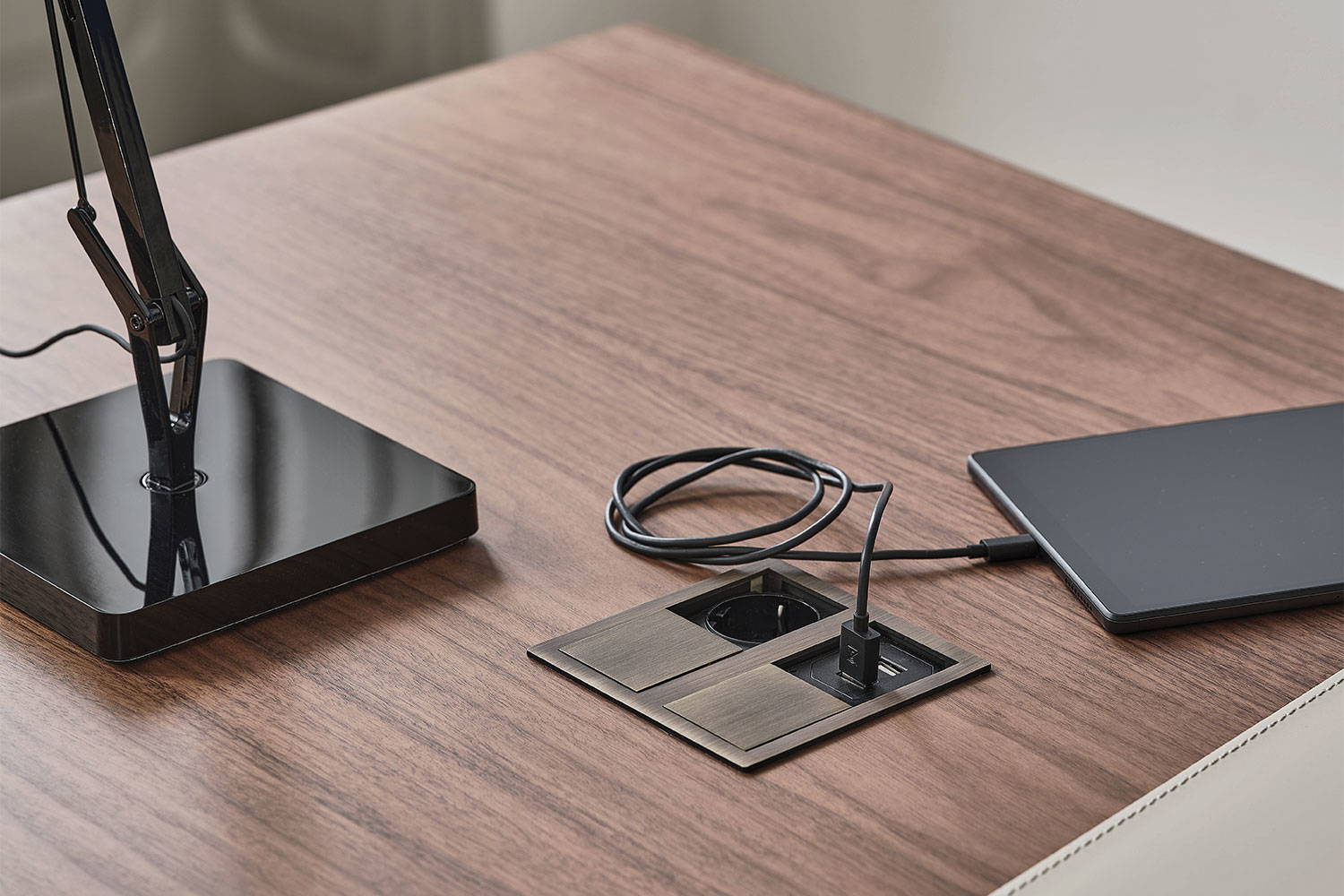 porada トレイ Midi Office Desk by Porada | room service 360°