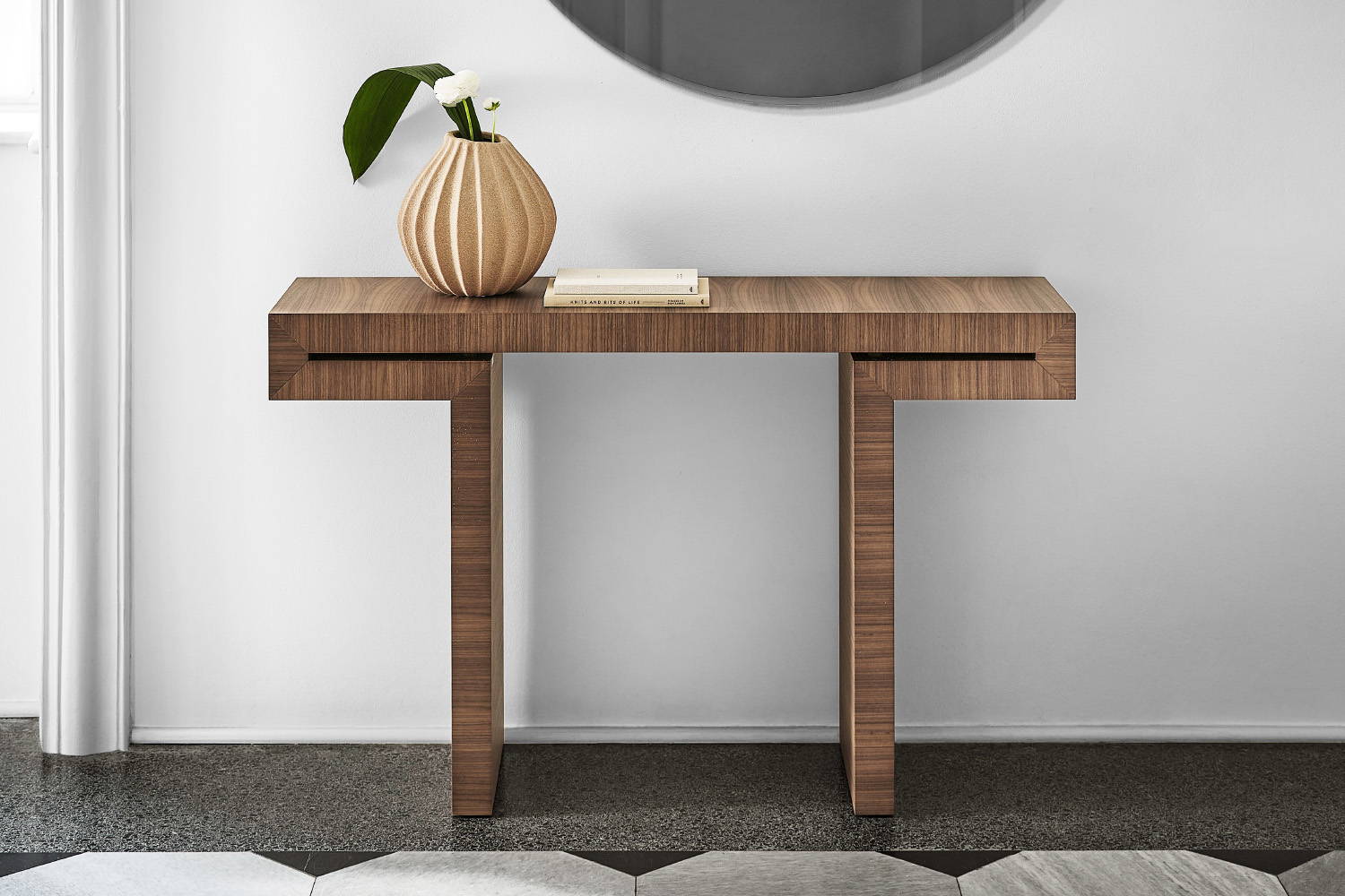 Miyabi Console Table by Porada | room service 360°