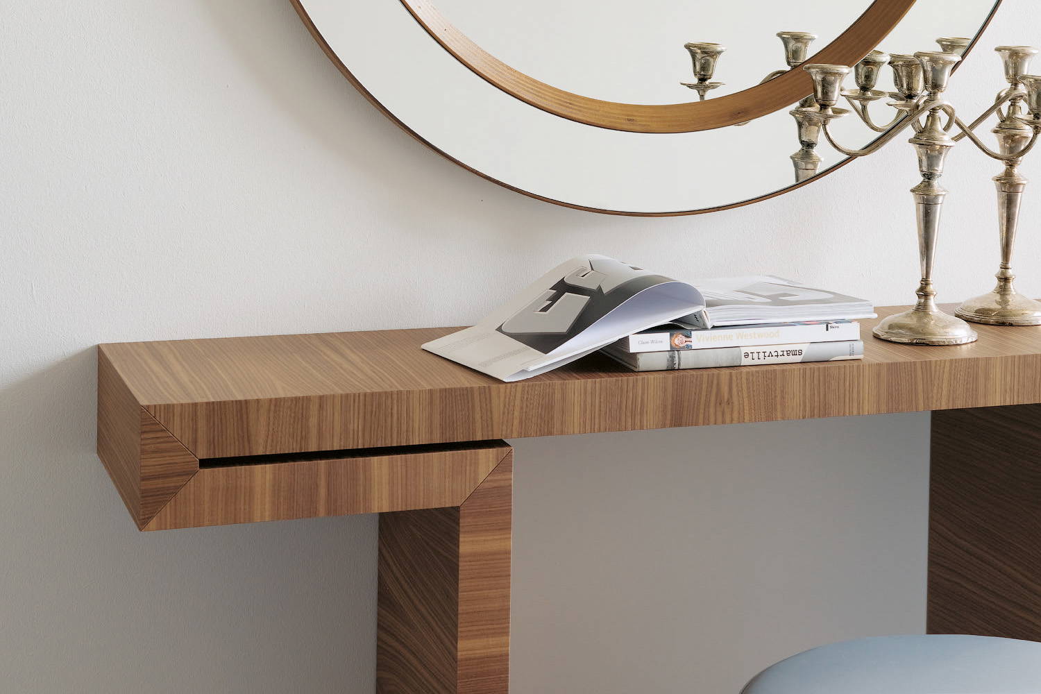 Miyabi Console Table by Porada | room service 360°