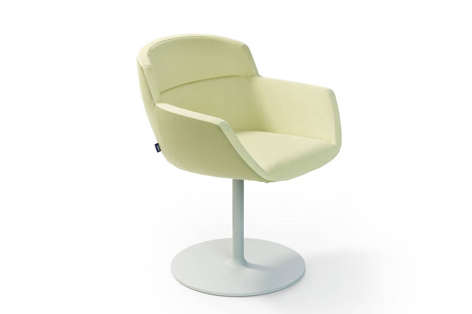 Mood active armchair by Artifort with disc base