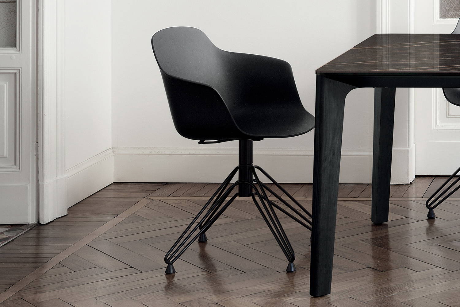 Mood Swivel Dining Chair