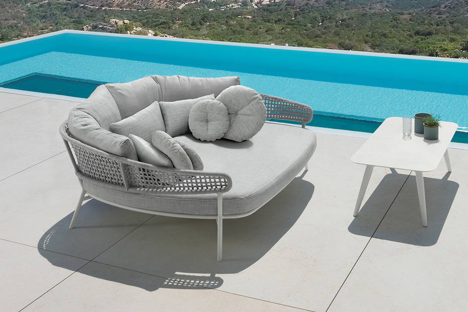 Moon Alu Daybed