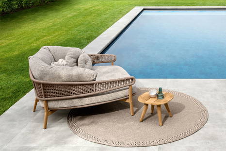 Moon Teak daybed by Talenti