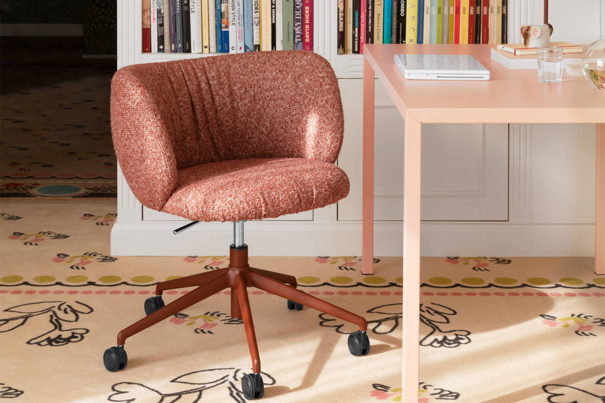 Mys Office Chair in work space Mys Office Chair in work space