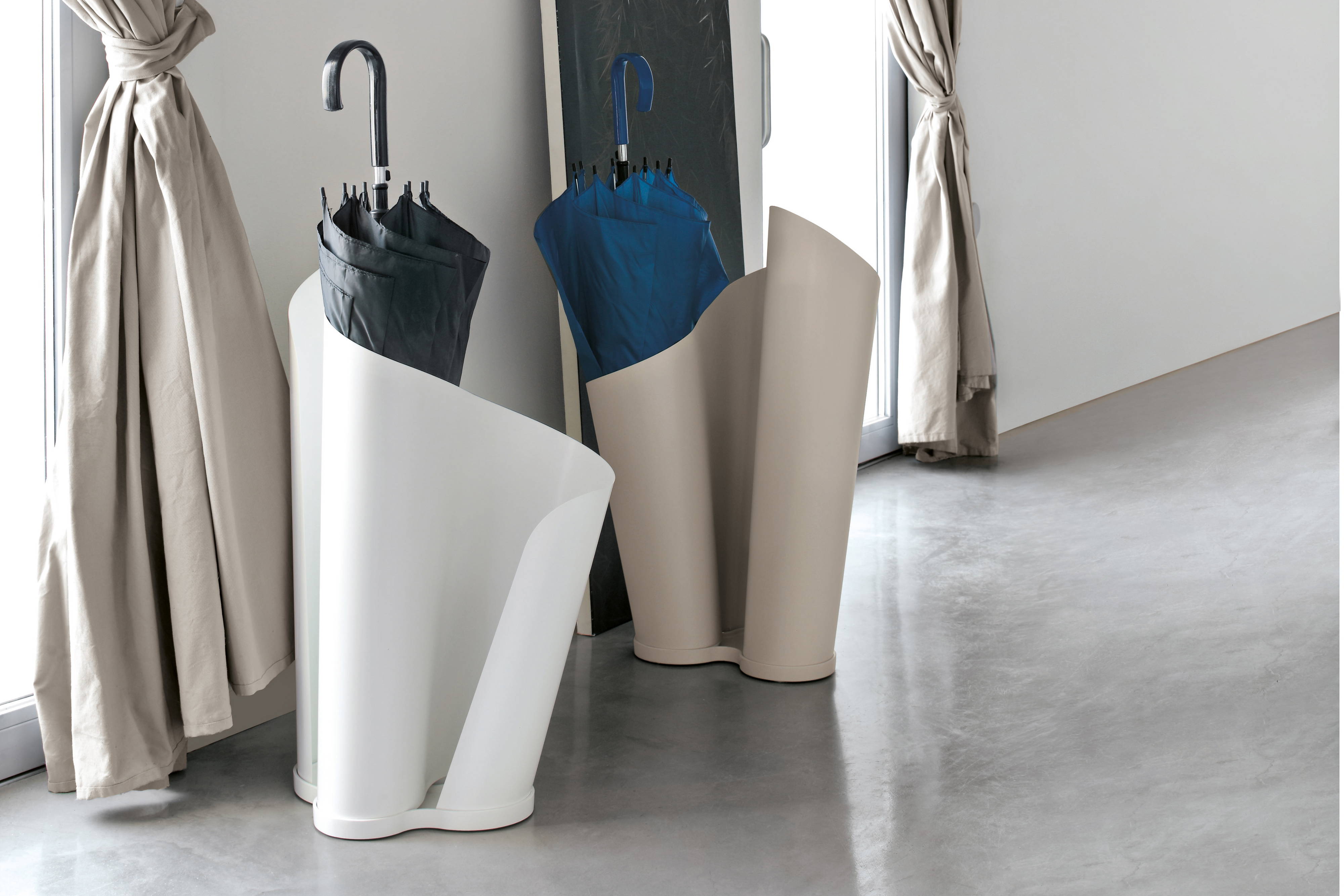 Narciso Umbrella Stands in use