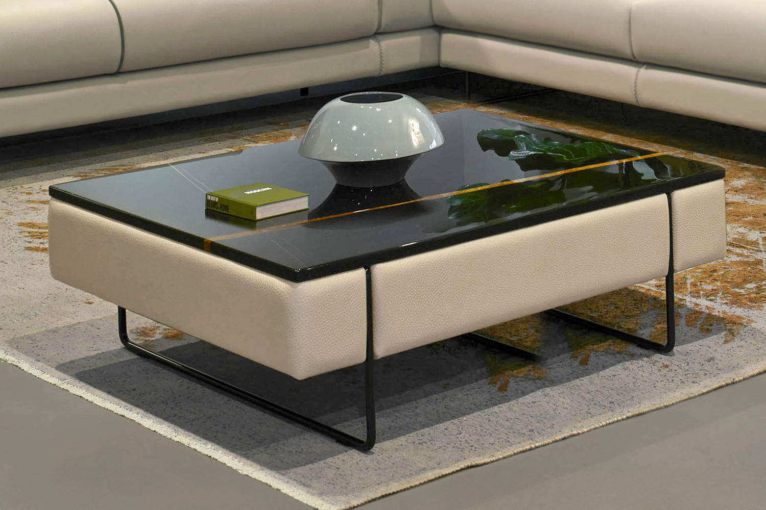Newport coffee table by Gamma
