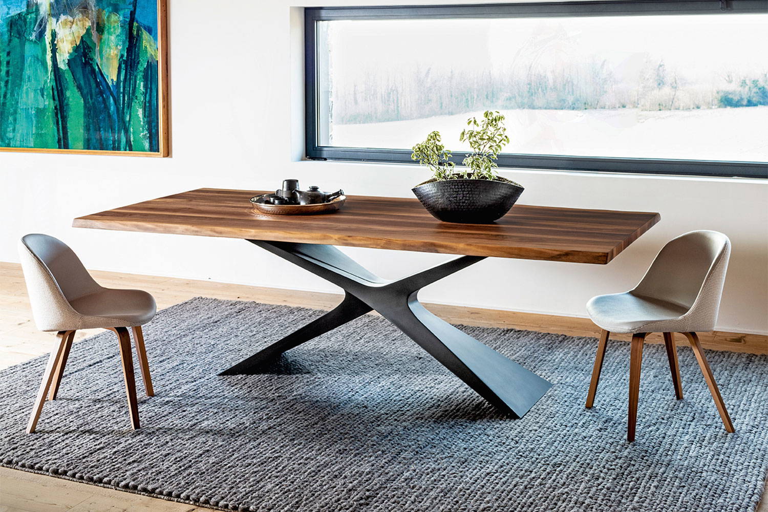 Nexus dining table with Sonny S dining chairs by Midj in a modern dining area 