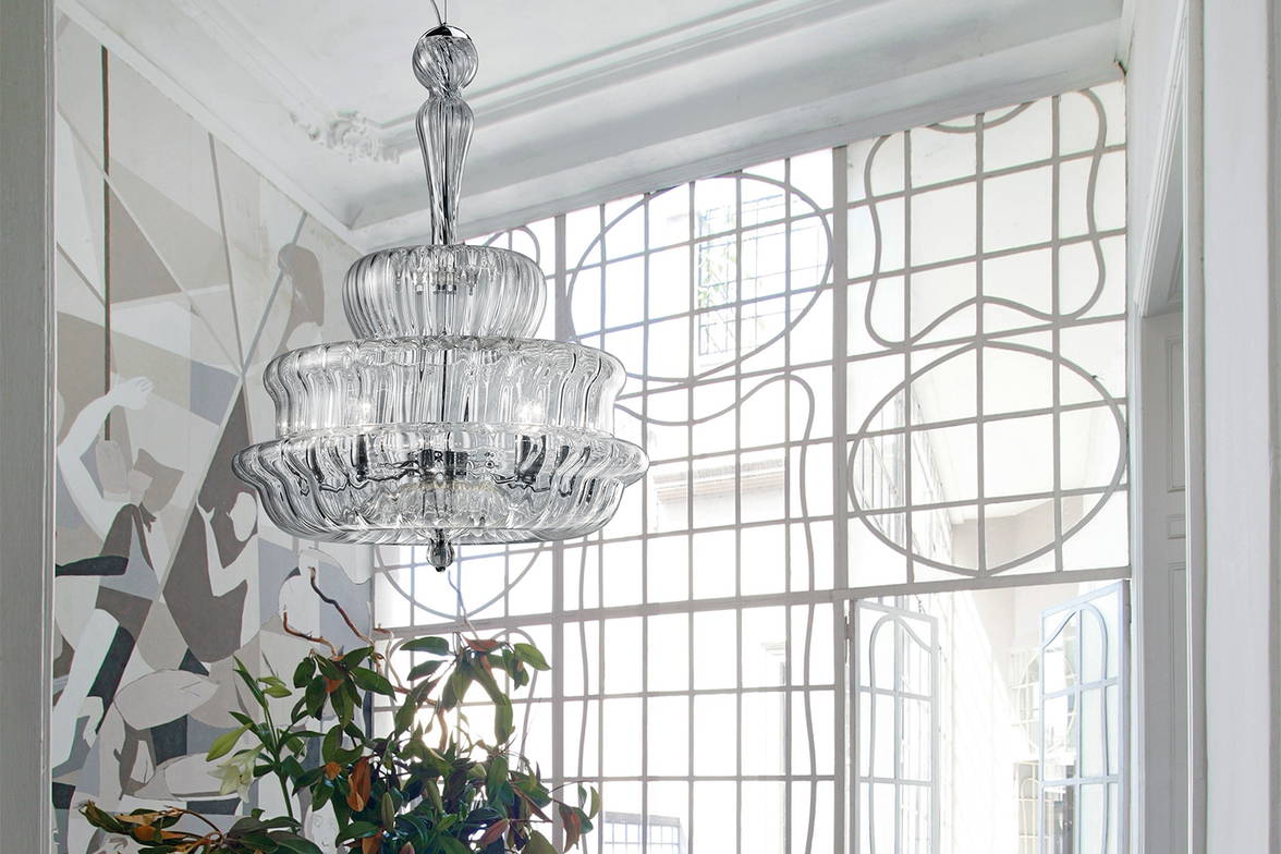 Novecento Suspension Light in foyer Novecento Suspension Light in foyer