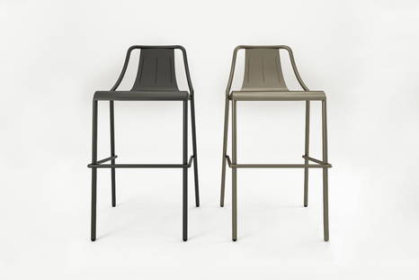 Ola metal bar stools by Midj