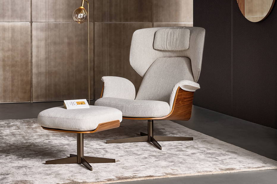 The Olos Bergere Lounge Chair by Mauro Lipparini for Bonaldo.