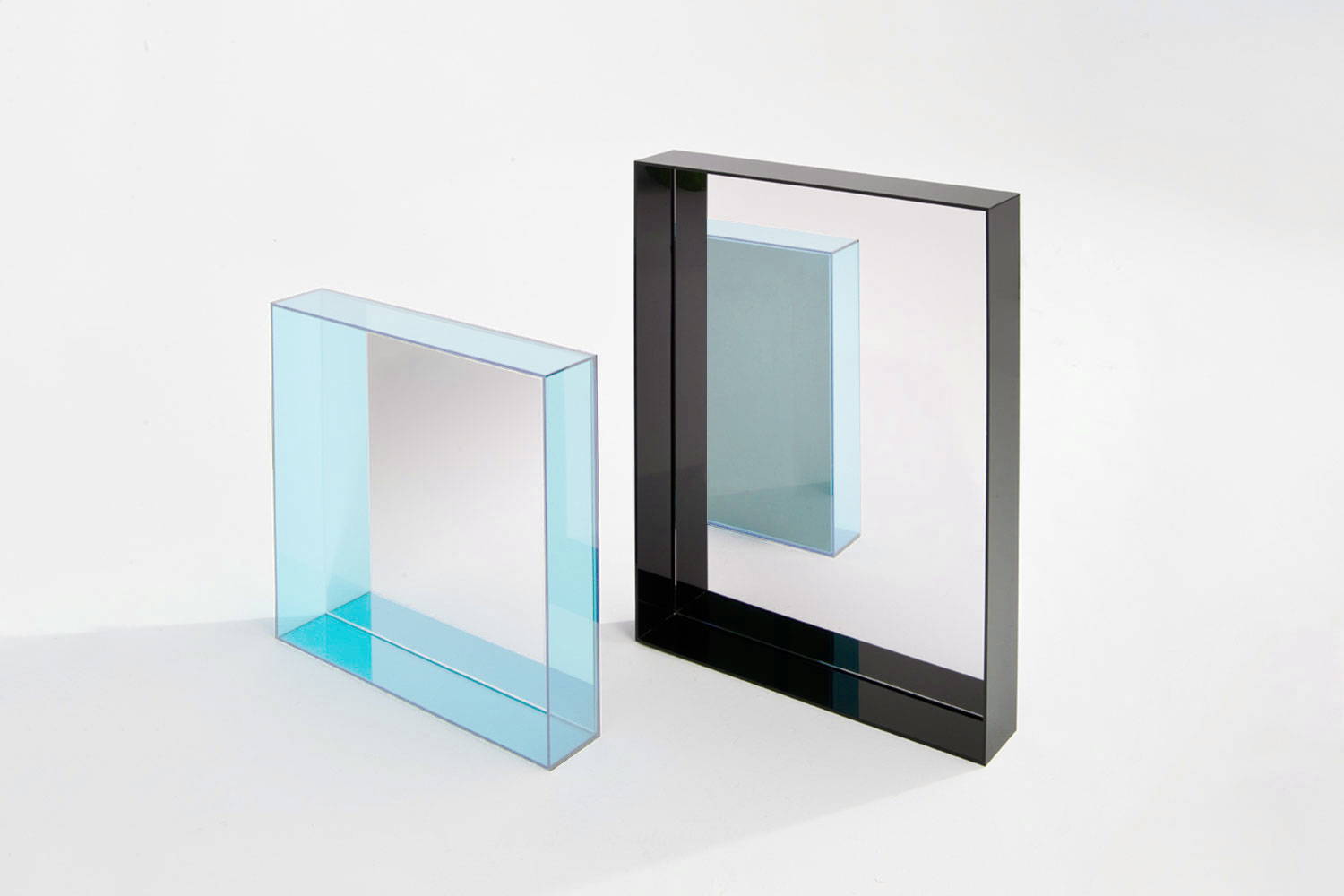 Only Me Mirror by Kartell | room service 360°