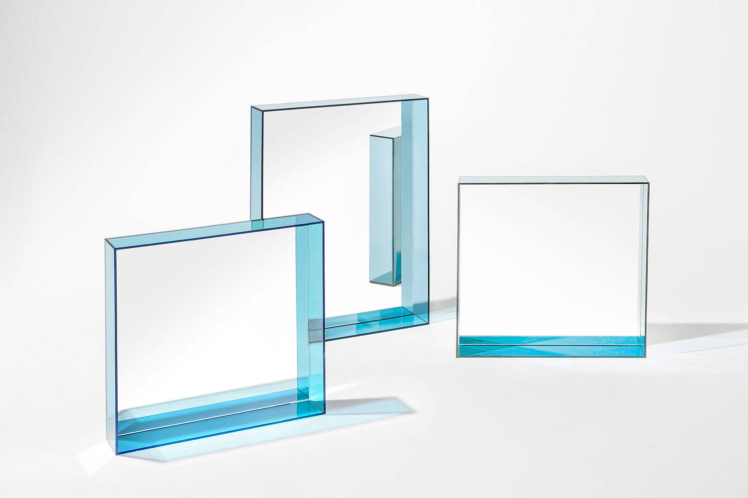 Only Me Mirror Quickship by Kartell | room service 360°