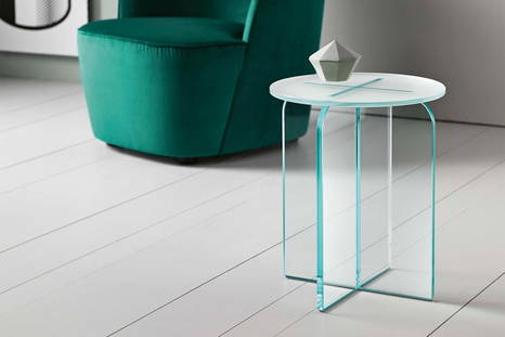 Opalina stool with extra clear glass top and extra clear glass base