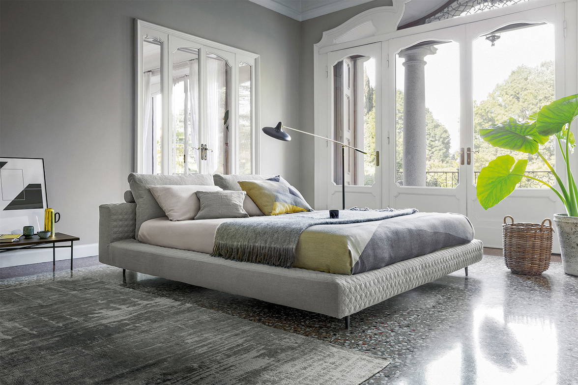 Angled view of the Owen ego bed by Bonaldo. Angled view of the Owen ego bed by Bonaldo.